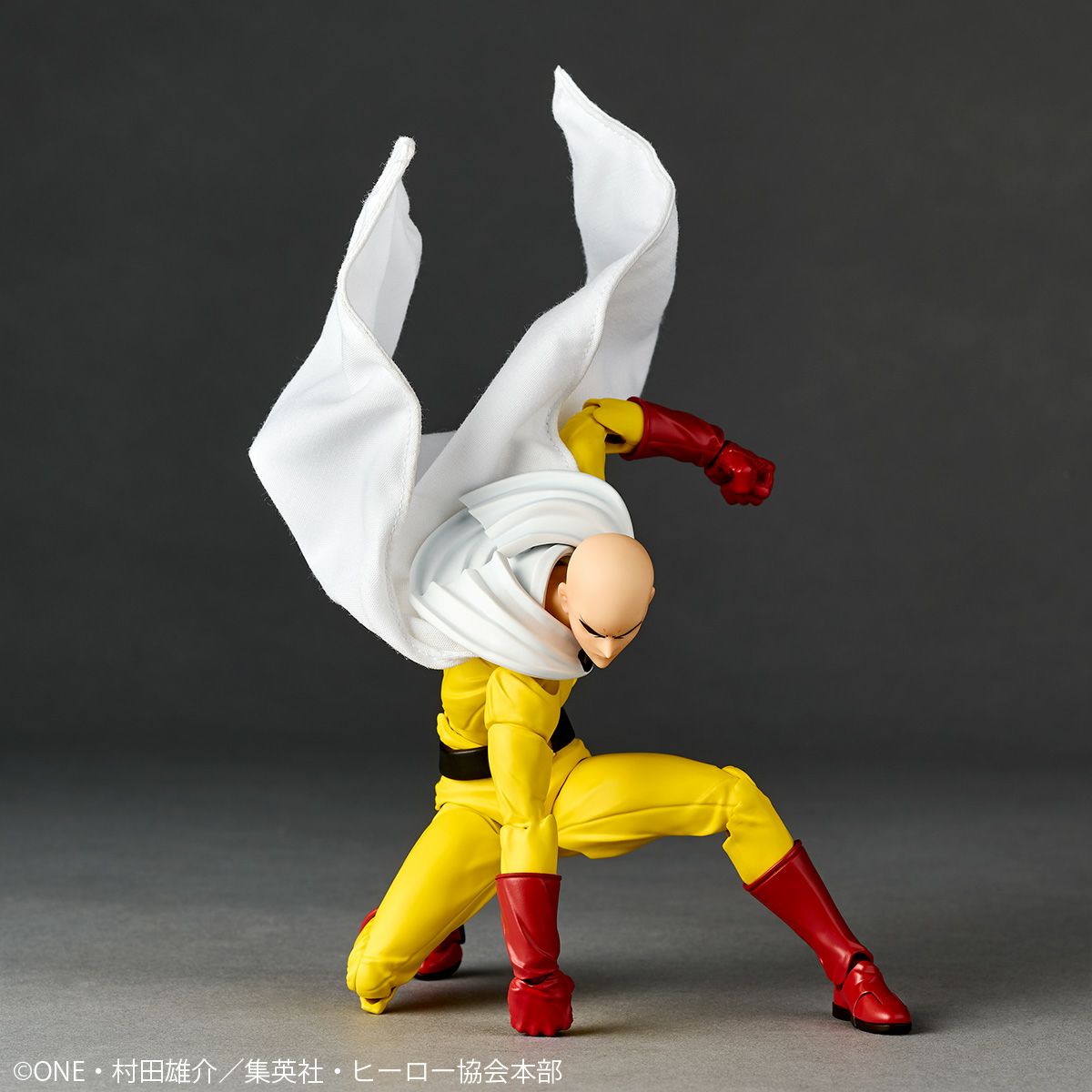 Revoltech Amazing Yamaguchi Saitama (One Punch Man)