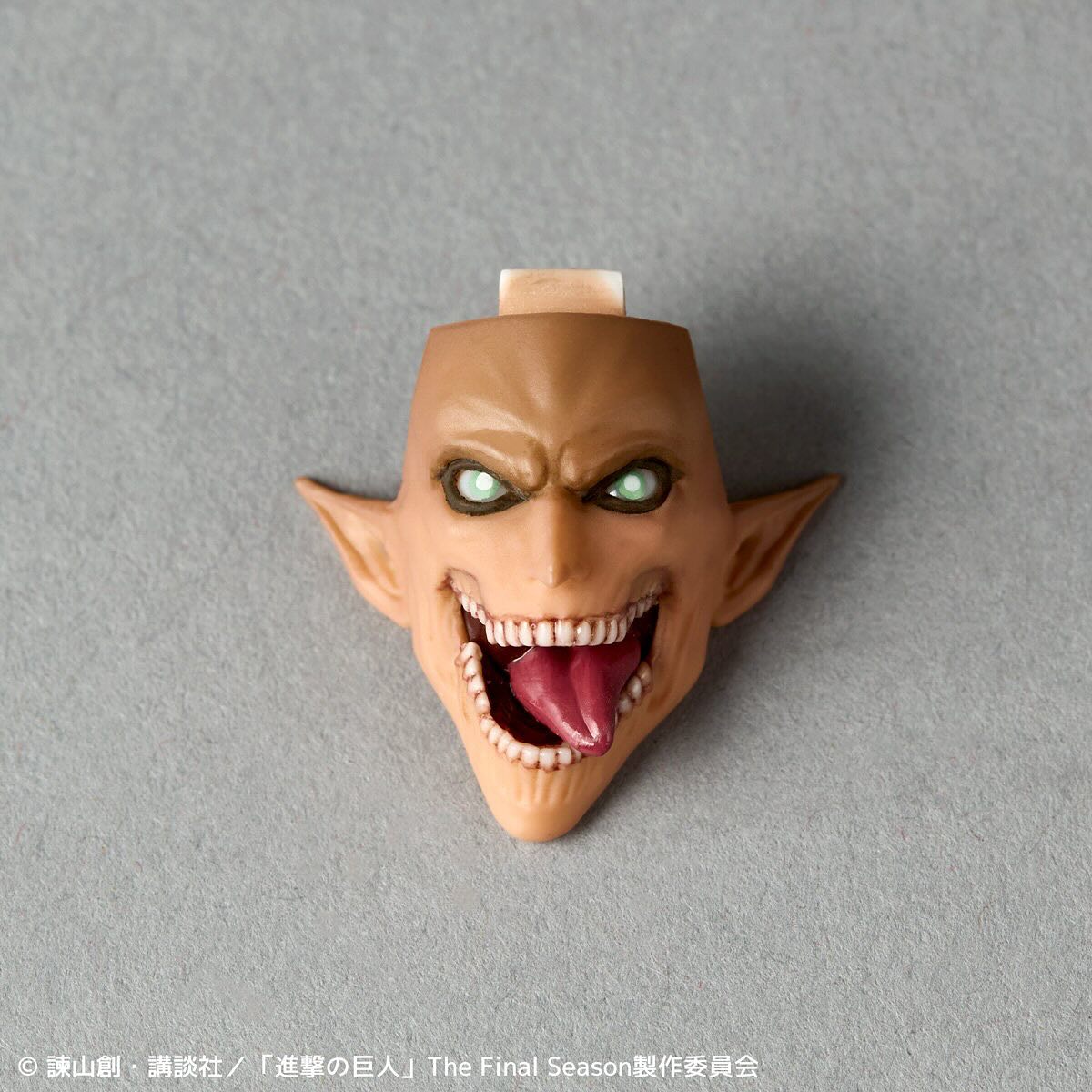 Revoltech Amazing Yamaguchi Attack Titan (Attack on Titan: Shingeki no Kyojin)