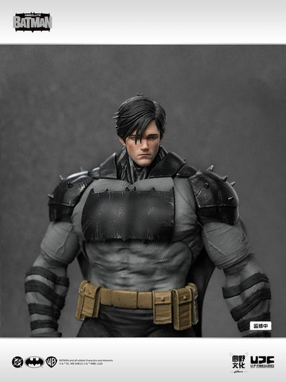 (PREVENTA) LPZZ UPFinegures Absolute Batman