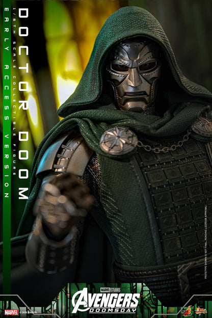 (PREVENTA) Hot Toys Movie Masterpiece Doctor Doom (Avengers: Doomsday)